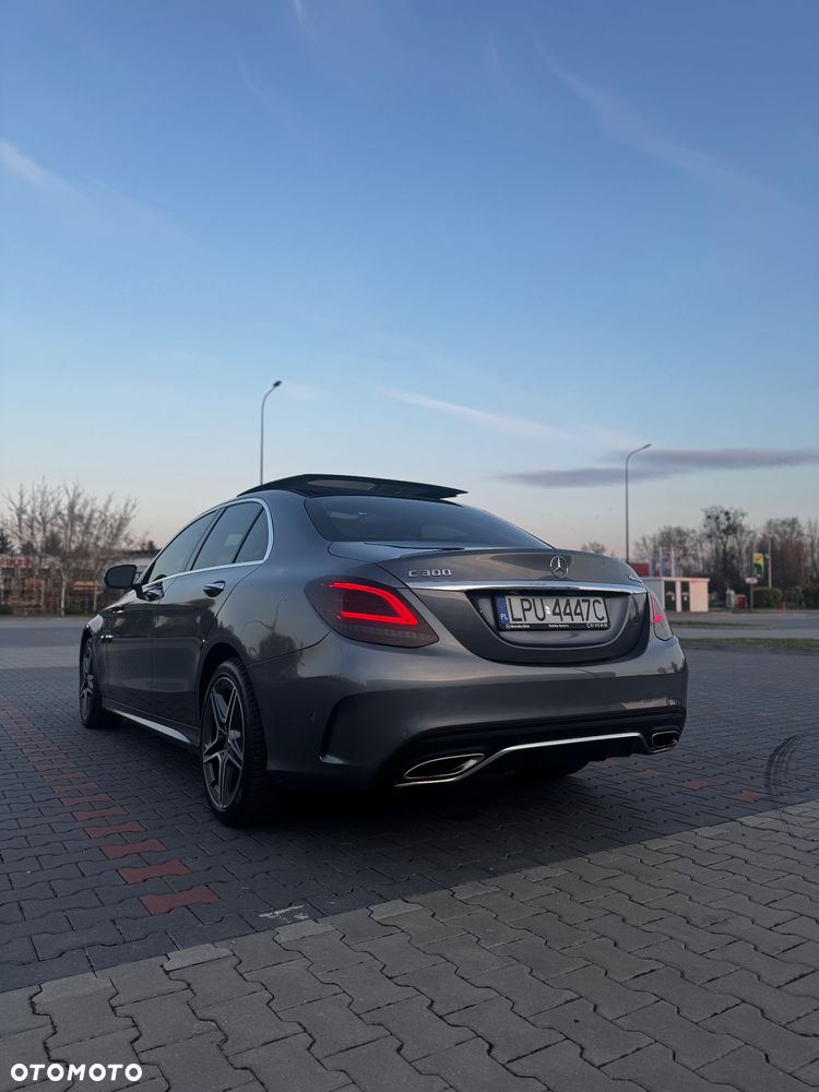 Mercedes-Benz Klasa C 300 4Matic 9G-TRONIC AMG Line - 20