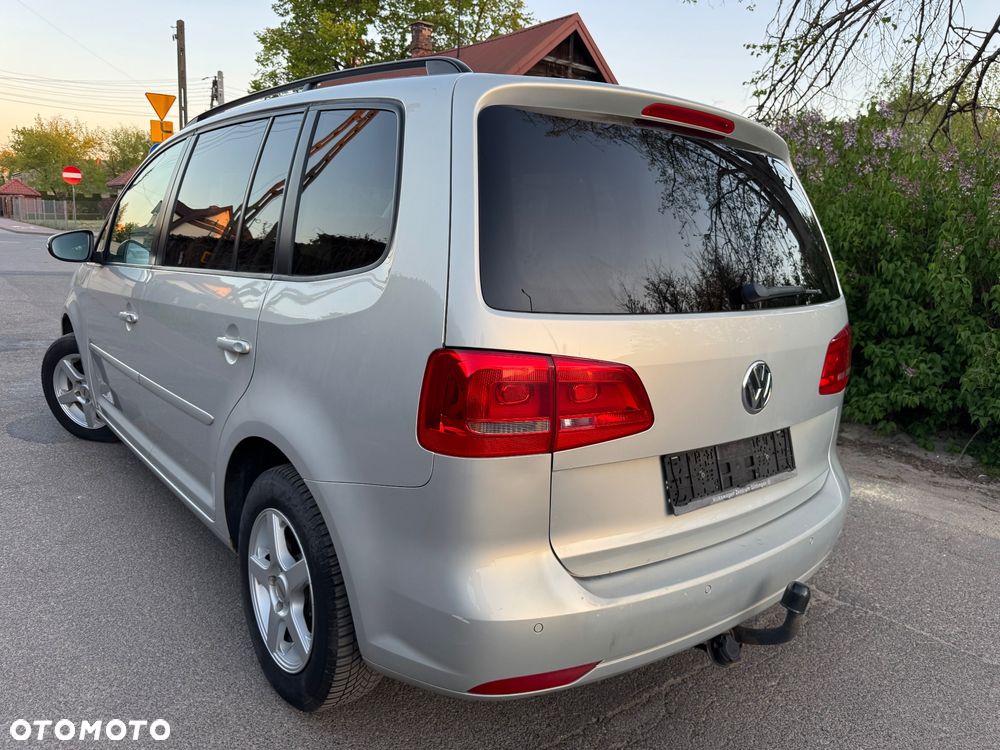 Volkswagen Touran 1.6 TDI DPF BlueMotion Technology Highline - 4