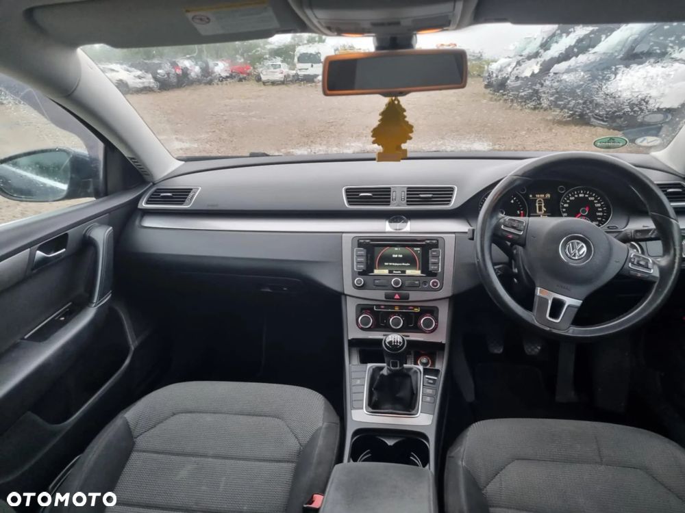 Volkswagen Passat - 6