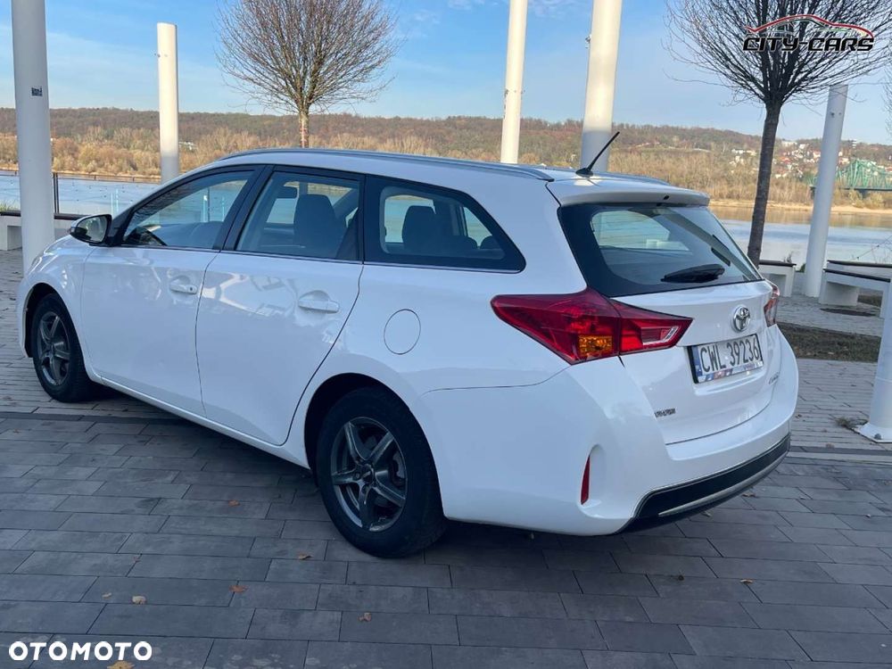Toyota Auris - 32