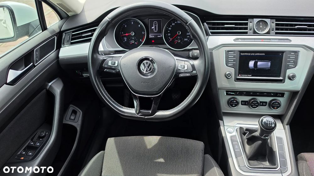 Volkswagen Passat Variant 2.0 TDI (BlueMotion Technology) Trendline - 8