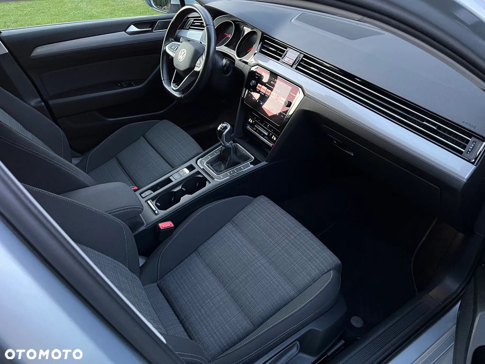 Volkswagen Passat Variant 2.0 TDI EVO Business - 11