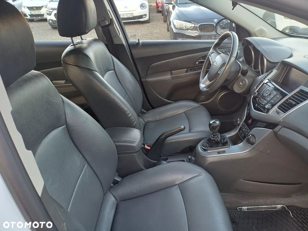 Chevrolet Cruze 1.8 LTZ+ - 10