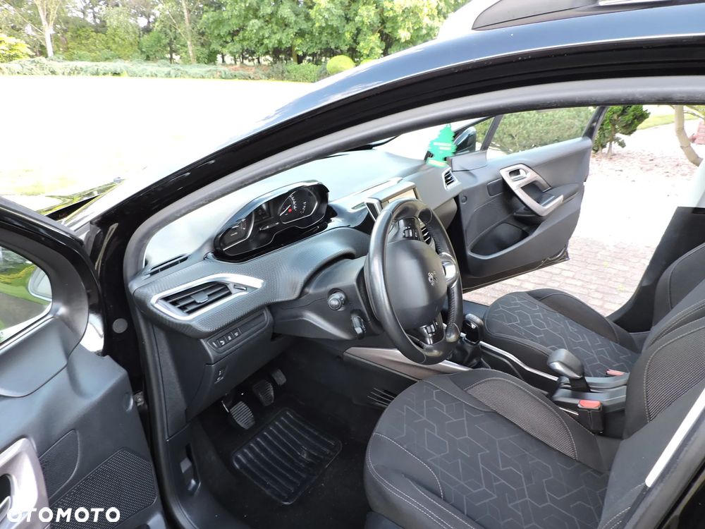 Peugeot 2008 1.2 Pure Tech Active S&S - 14