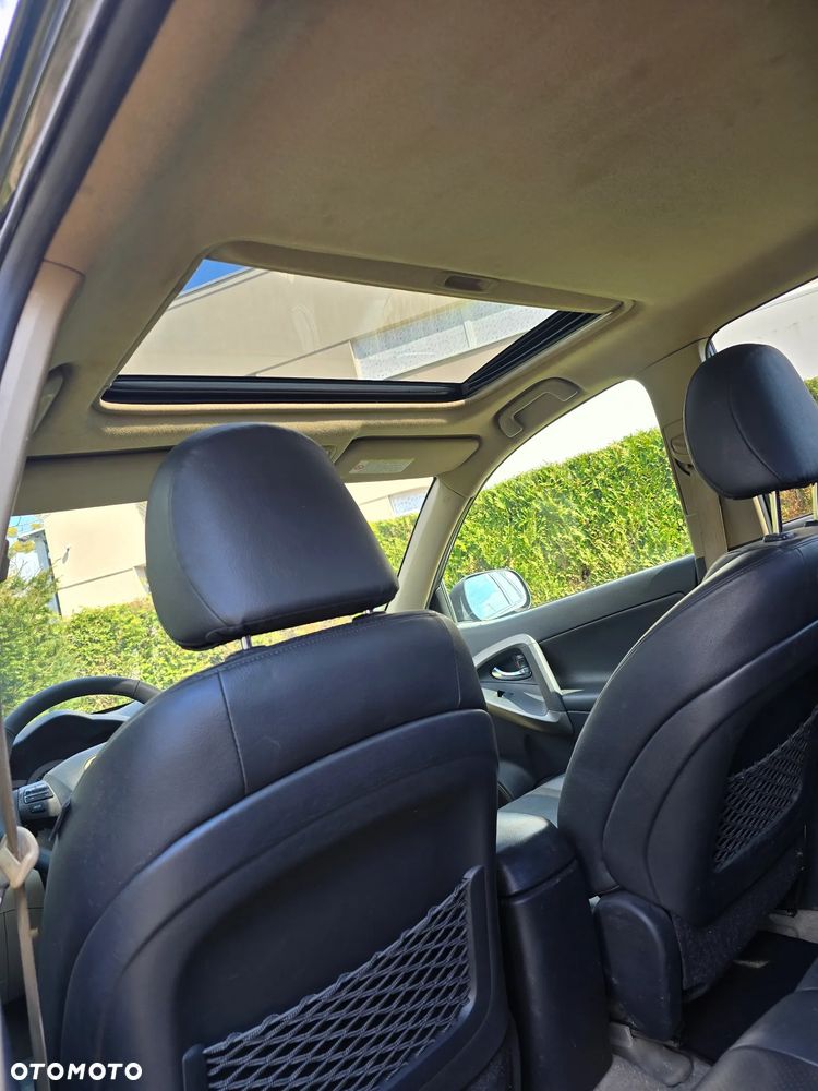 Toyota RAV4 2.2 D-4D 4x4 Automatik Executive - 16