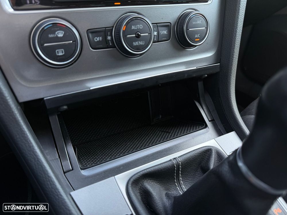 VW Golf 2.0 TDI Highline - 36