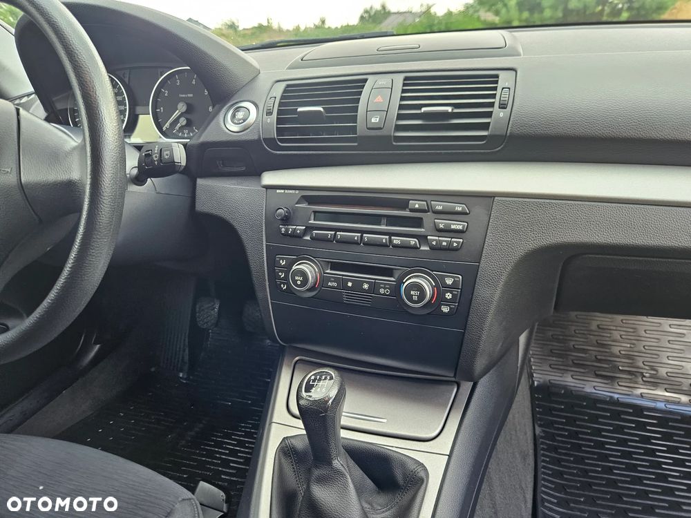 BMW Seria 1 - 30