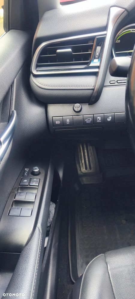 Toyota Camry - 17