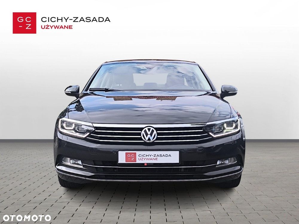 Volkswagen Passat - 8