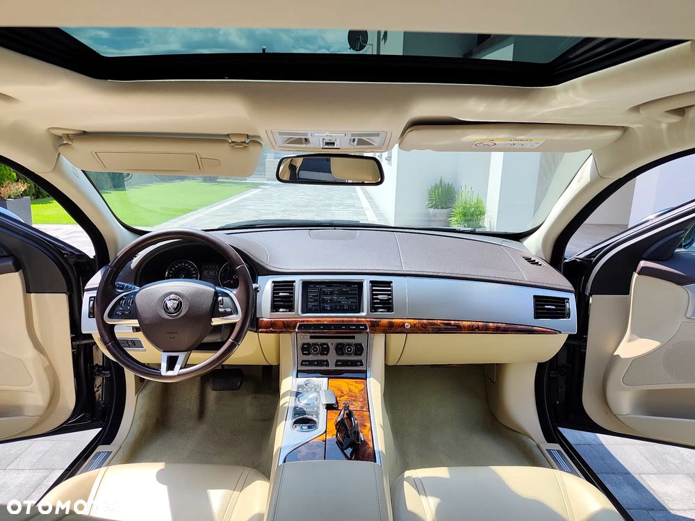 Jaguar XF 3.0 V6 S Luxury - 26