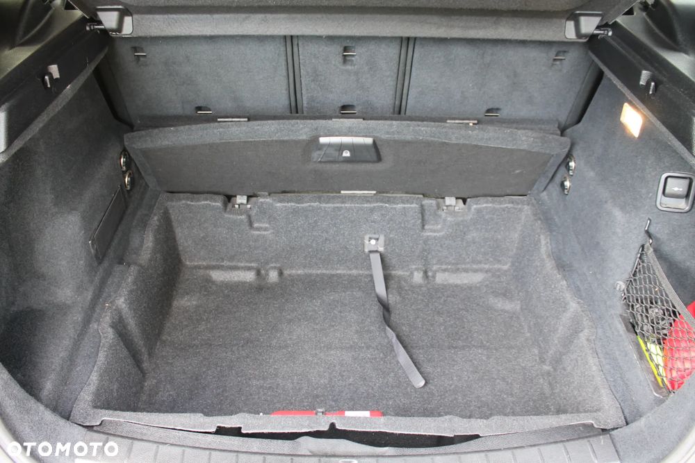 BMW Seria 2 216d - 22