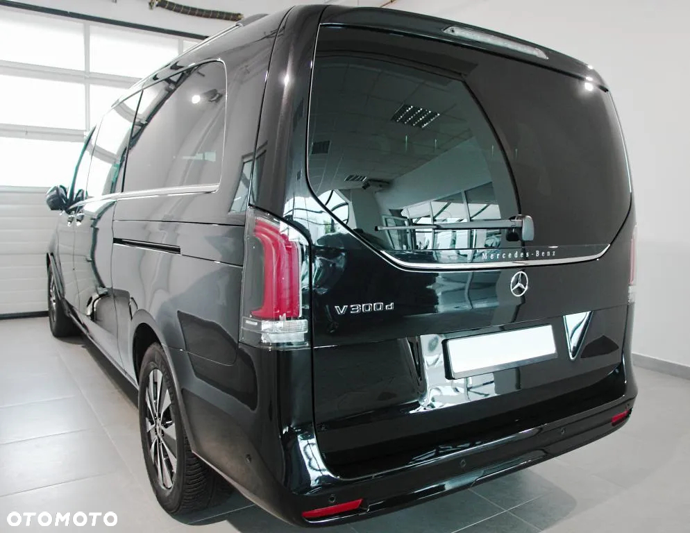 Mercedes-Benz Klasa V 300 d extralang 9G-TRONIC Avantgarde - 6