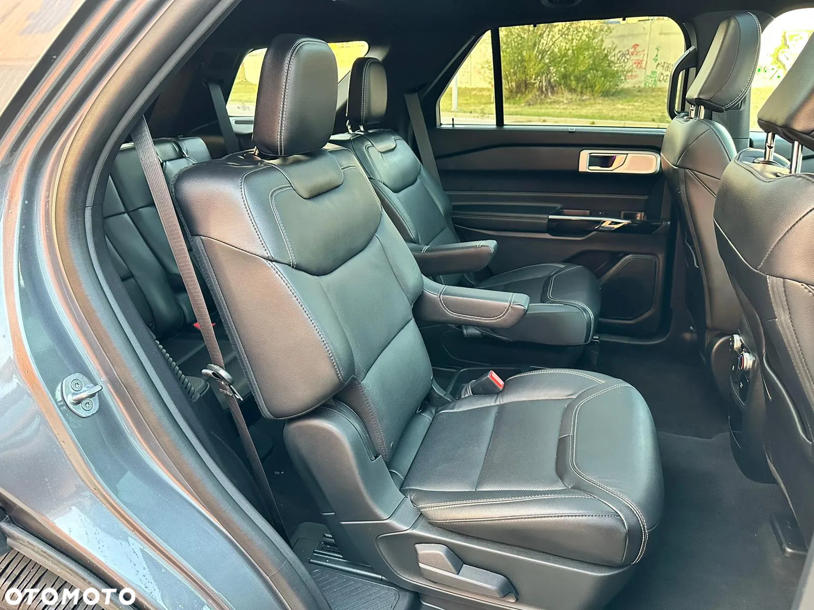 Ford Explorer - 18