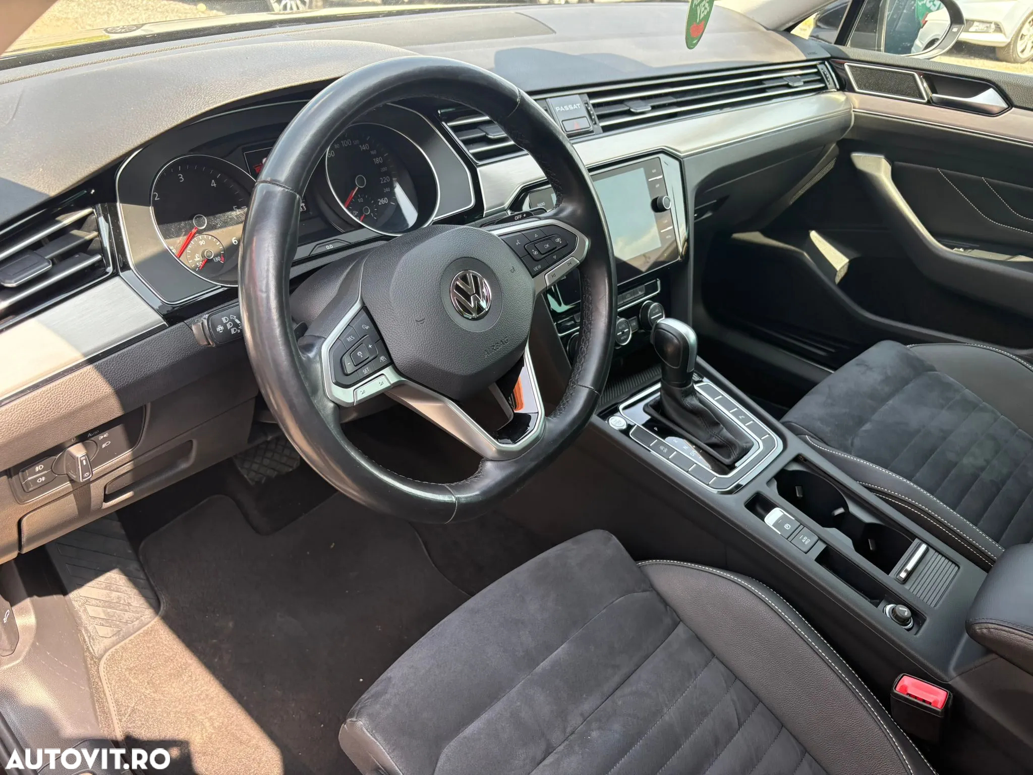 Volkswagen Passat 2.0 TDI DSG Comfortline - 8