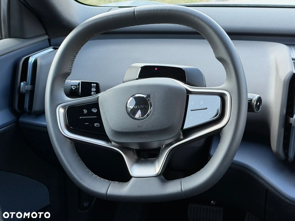 Volvo EX30 Single Motor Extended Range RWD Ultra - 23