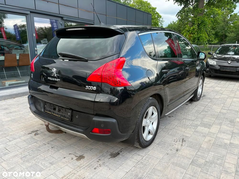 Peugeot 3008 Hybrid4 - 8
