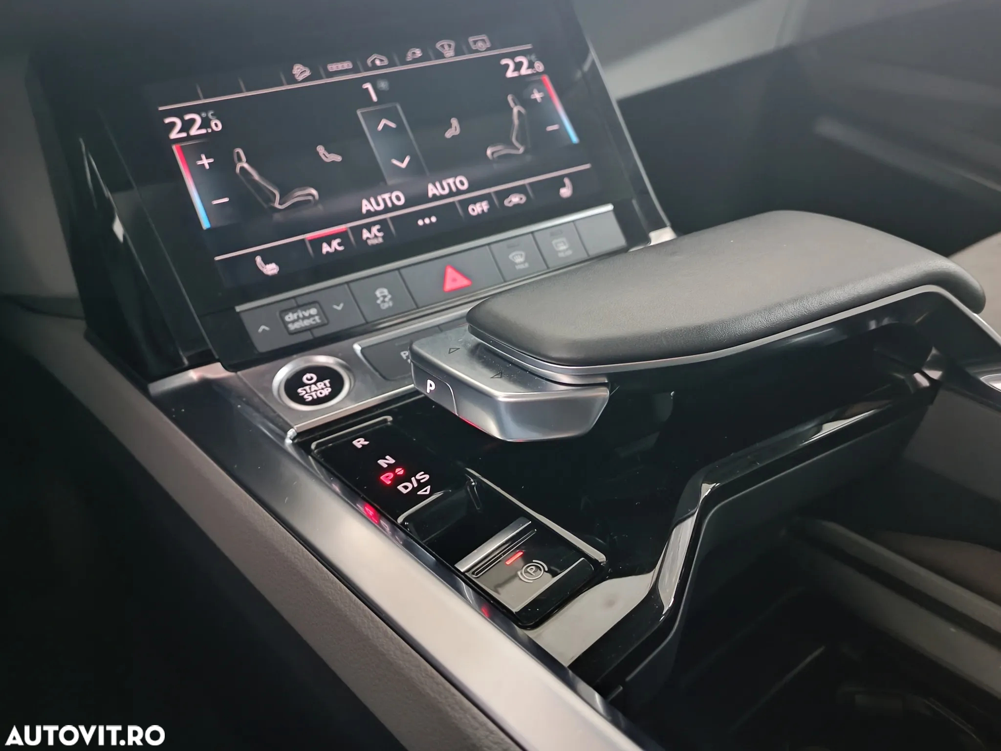 Audi e-tron 55 quattro advanced - 12