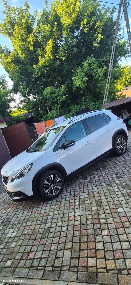 Peugeot 2008 1.2 Pure Tech GPF Style S&S - 4
