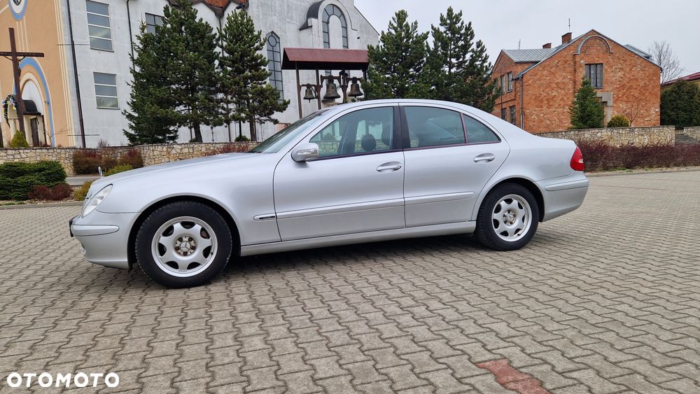 Mercedes-Benz Klasa E 200 Kompressor Automatik Classic - 29