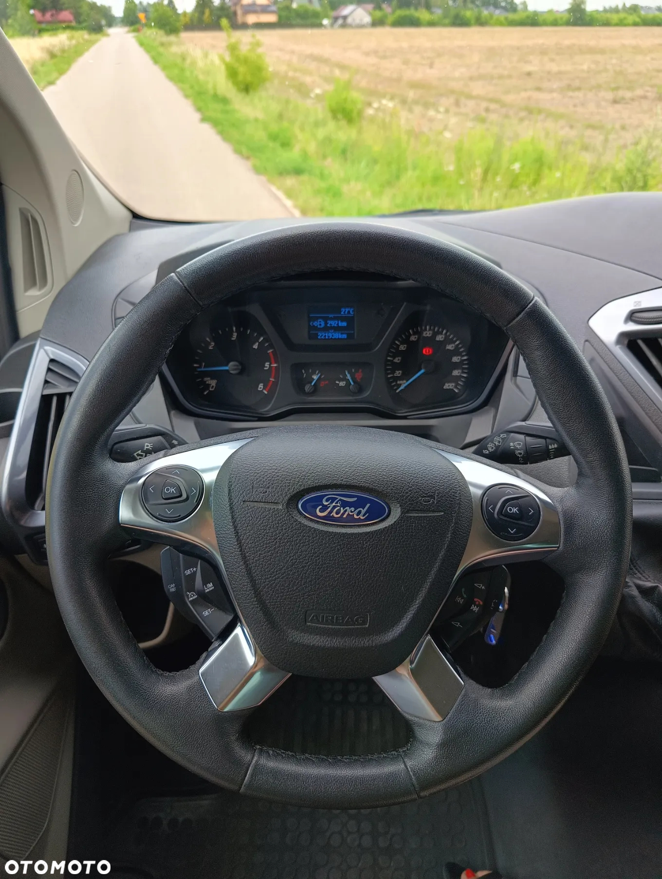 Ford Tourneo Custom - 9