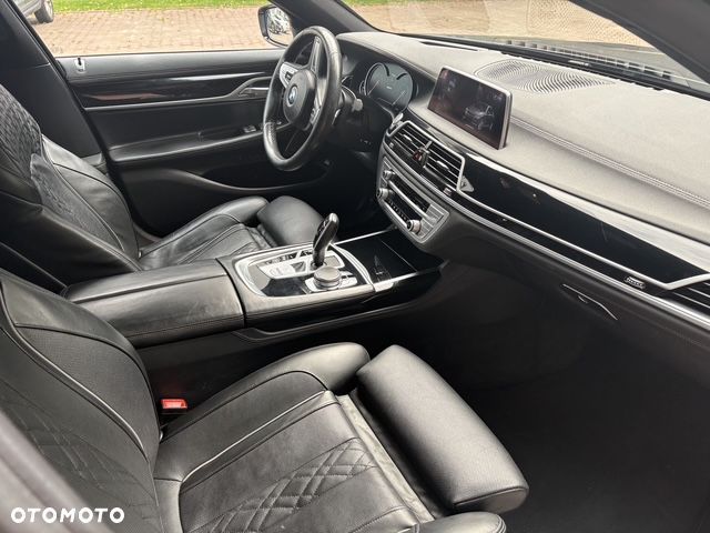 BMW Seria 7 740Le xDrive iPerformance - 9