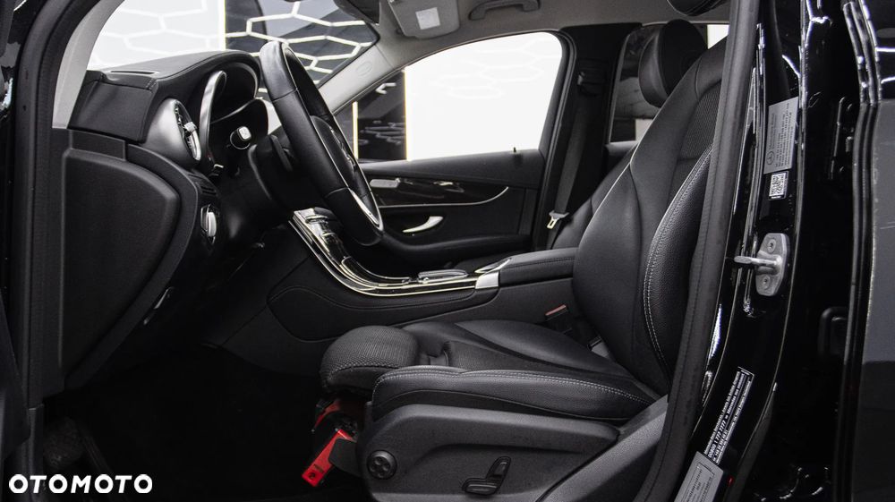 Mercedes-Benz GLC 200 4Matic 9G-TRONIC AMG Line - 15