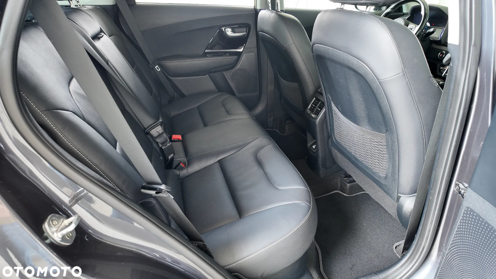 Kia Niro 1.6 GDI Hybrid L Business Line - 18