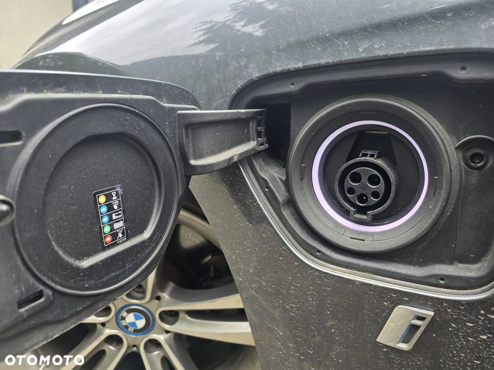 BMW Seria 3 330e iPerformance Sport Line - 15