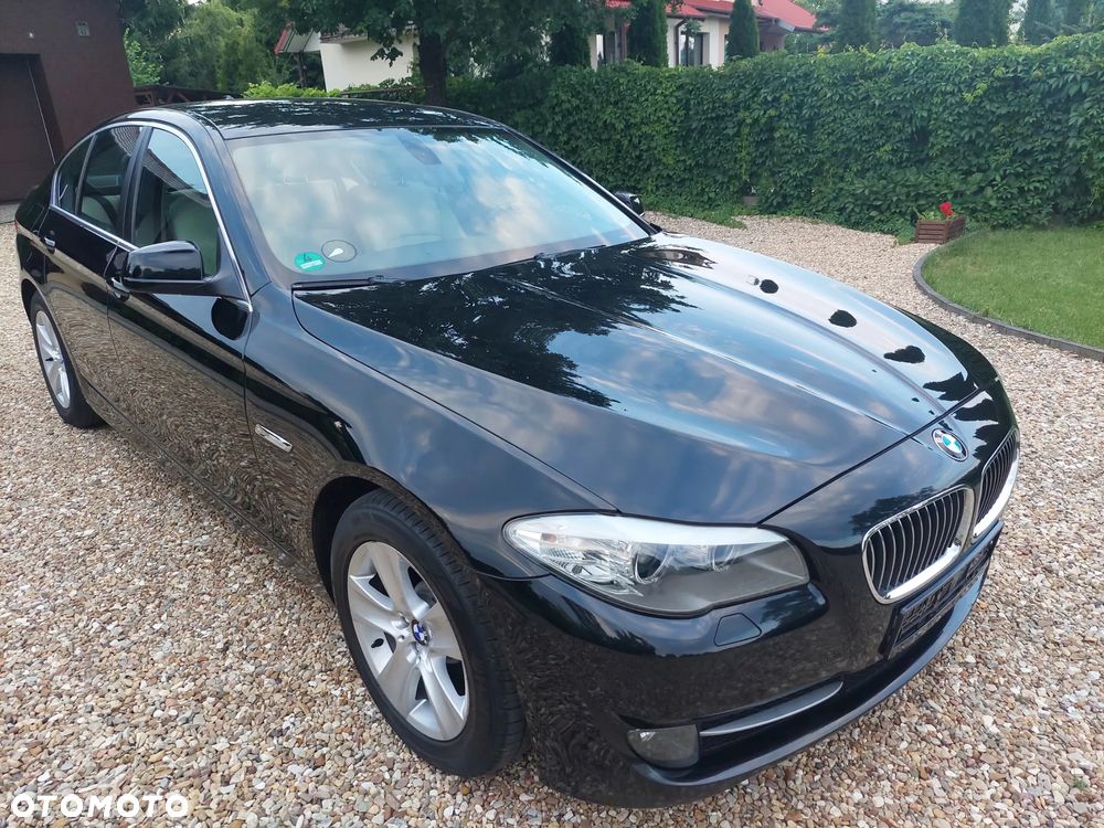 BMW Seria 5 528i - 28