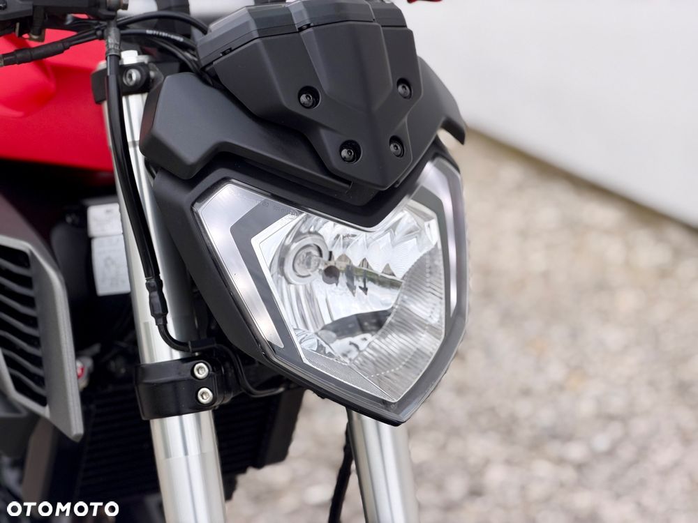 Yamaha MT - 24