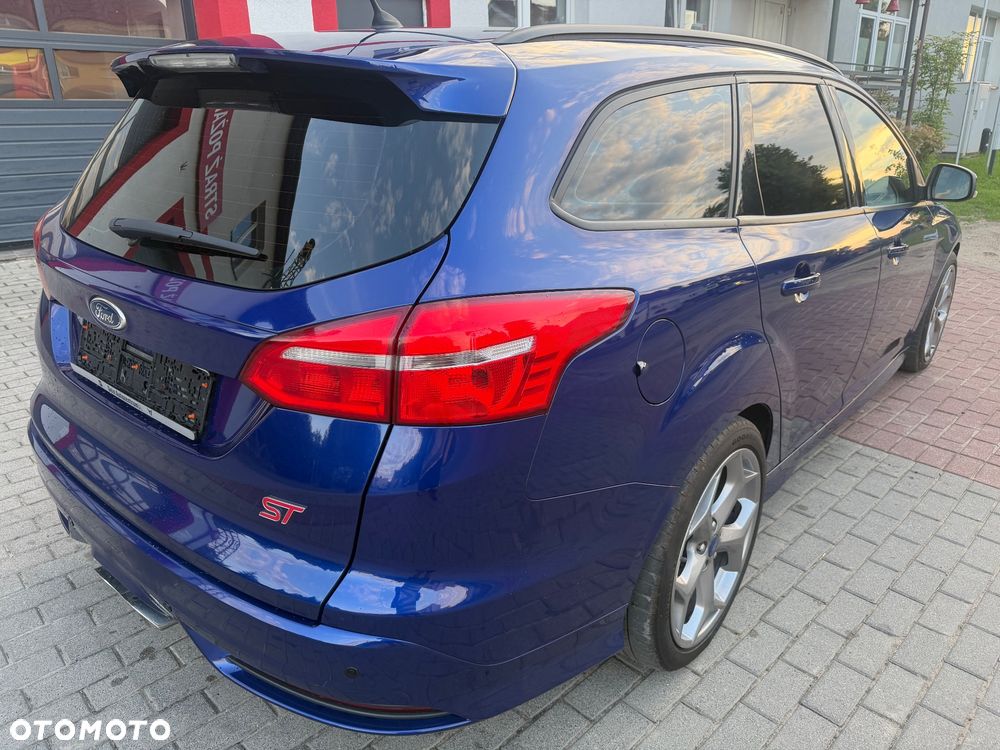 Ford Focus ST - 13