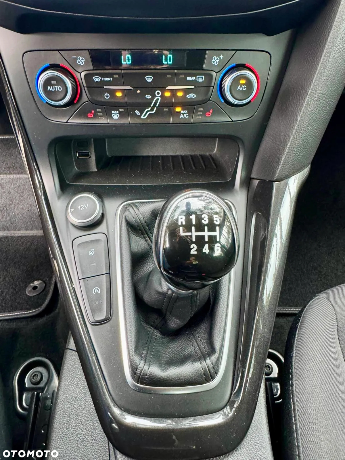 Ford Focus 1.5 EcoBoost Start-Stopp-System TITANIUM - 18
