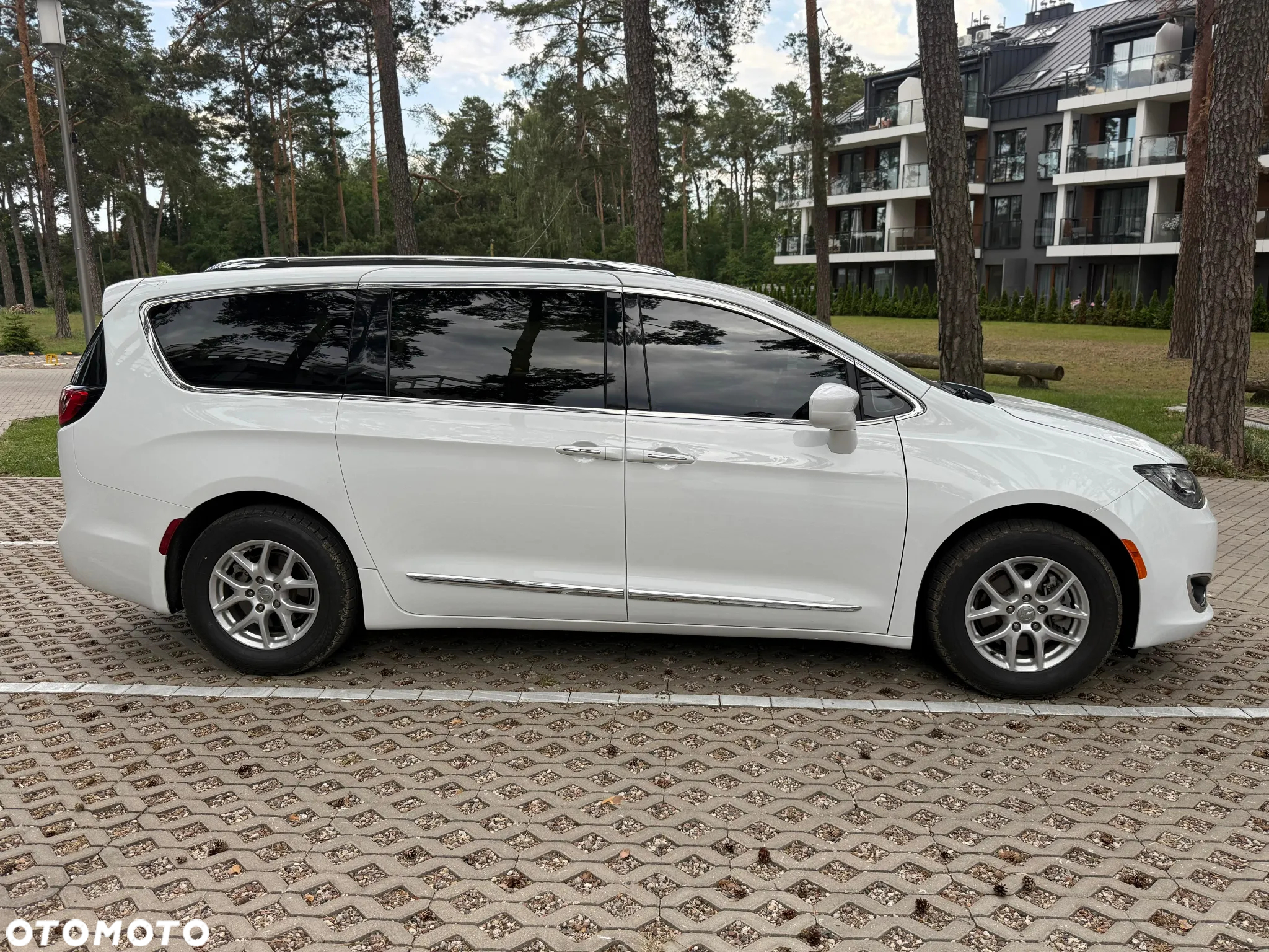 Chrysler Pacifica - 7
