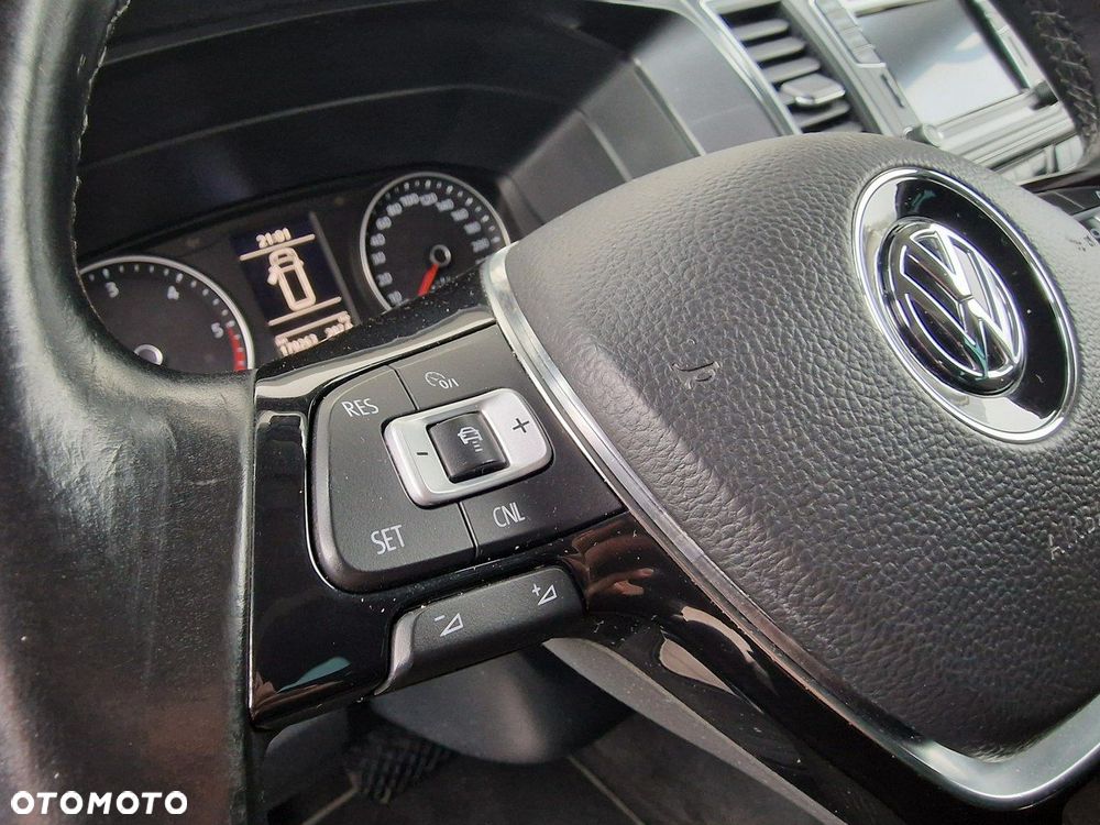 Volkswagen Multivan - 21