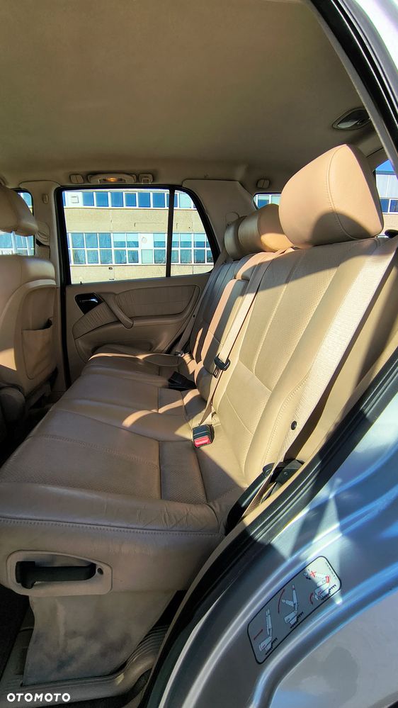 Mercedes-Benz ML - 14