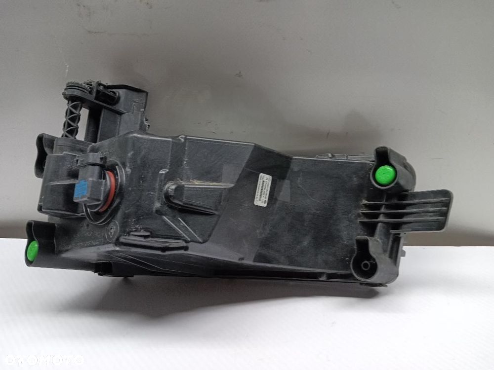 HALOGEN PRAWY VW TOURAN II 5TA941662 - 7
