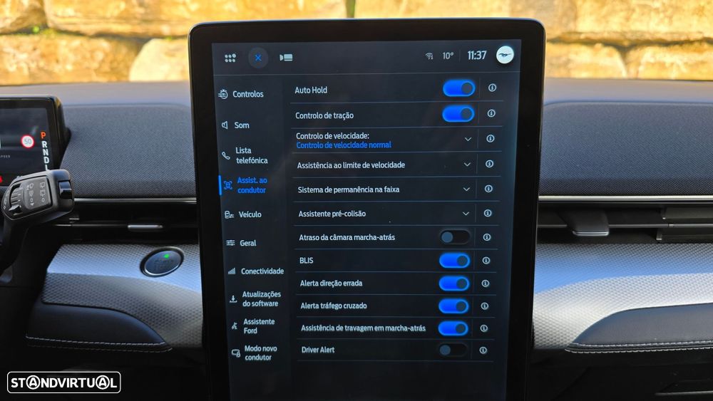 Ford Mustang Mach-E - 30