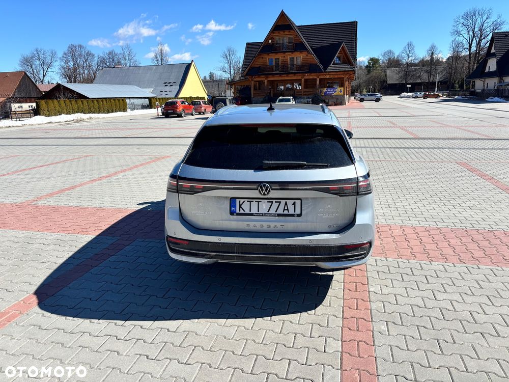 Volkswagen Passat - 4