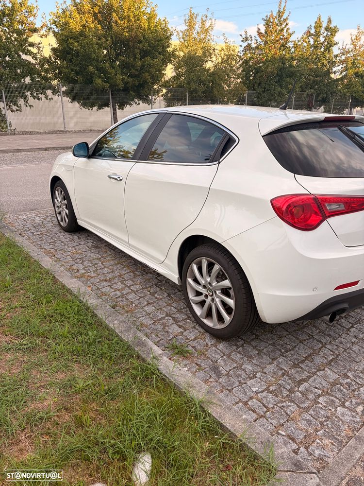 Alfa Romeo Giulietta 1.6 JTDm Veloce - 5