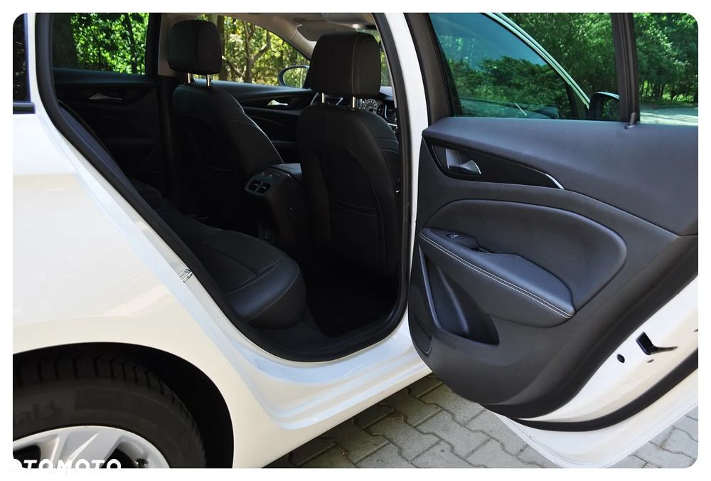 Opel Insignia 2.0 T Business Elegance S&S - 27