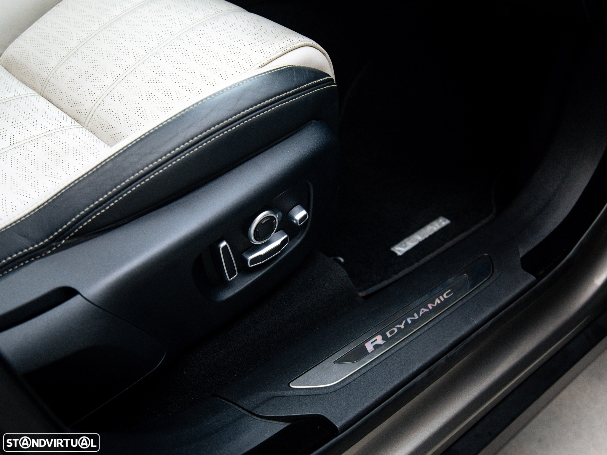 Land Rover Range Rover Velar D300 Dynamic HSE - 25