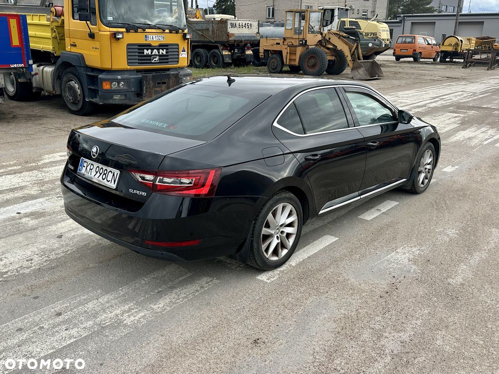 Skoda Superb 2.0 TDI Style - 4