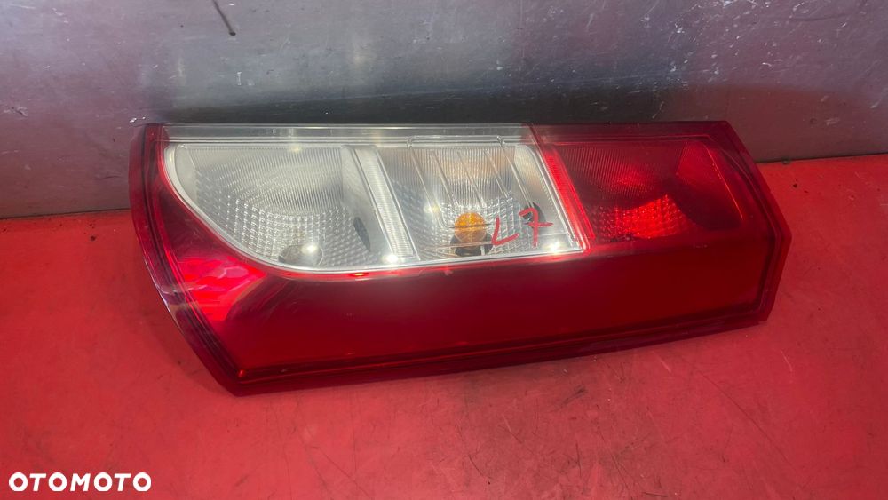 DACIA DOKKER  LEWA TYLNA LAMPA - 3