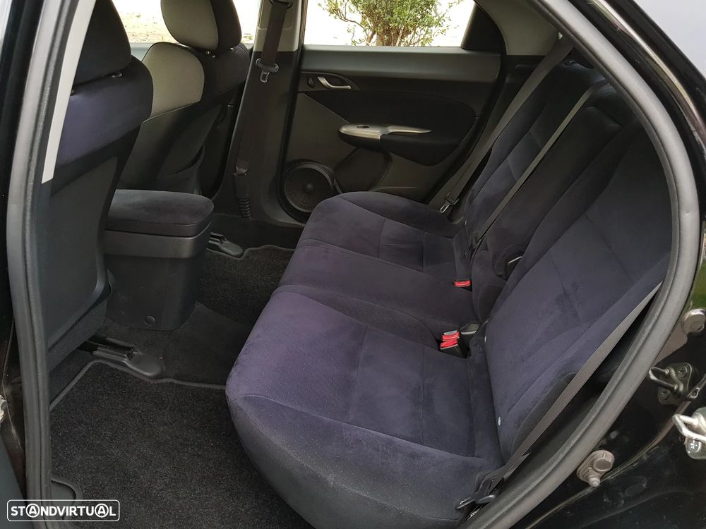 Honda Civic 1.8 Sport - 31