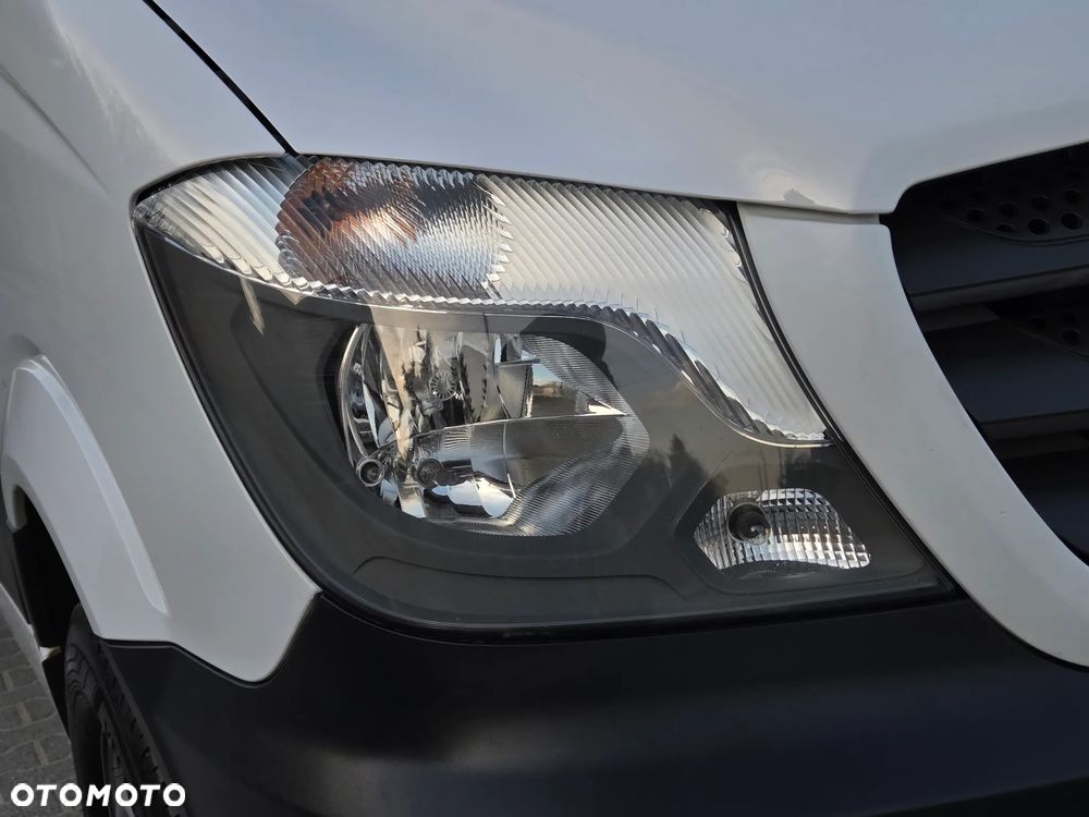 Mercedes-Benz Sprinter - 33