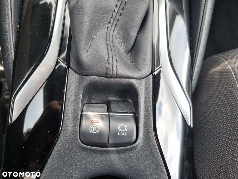 Toyota Corolla 2.0 Hybrid Comfort - 22