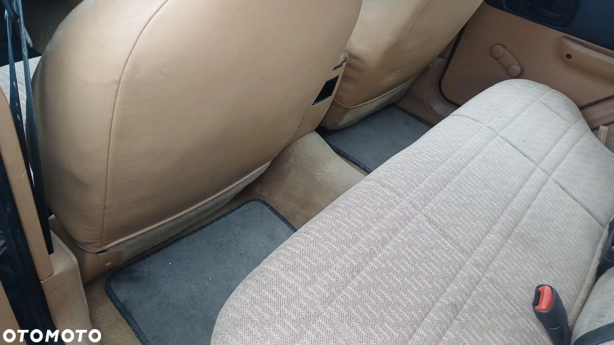 Jeep Cherokee 4.0 - 15