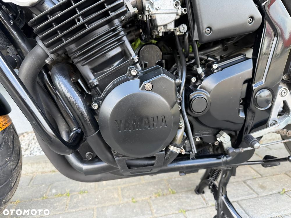Yamaha FZS - 37
