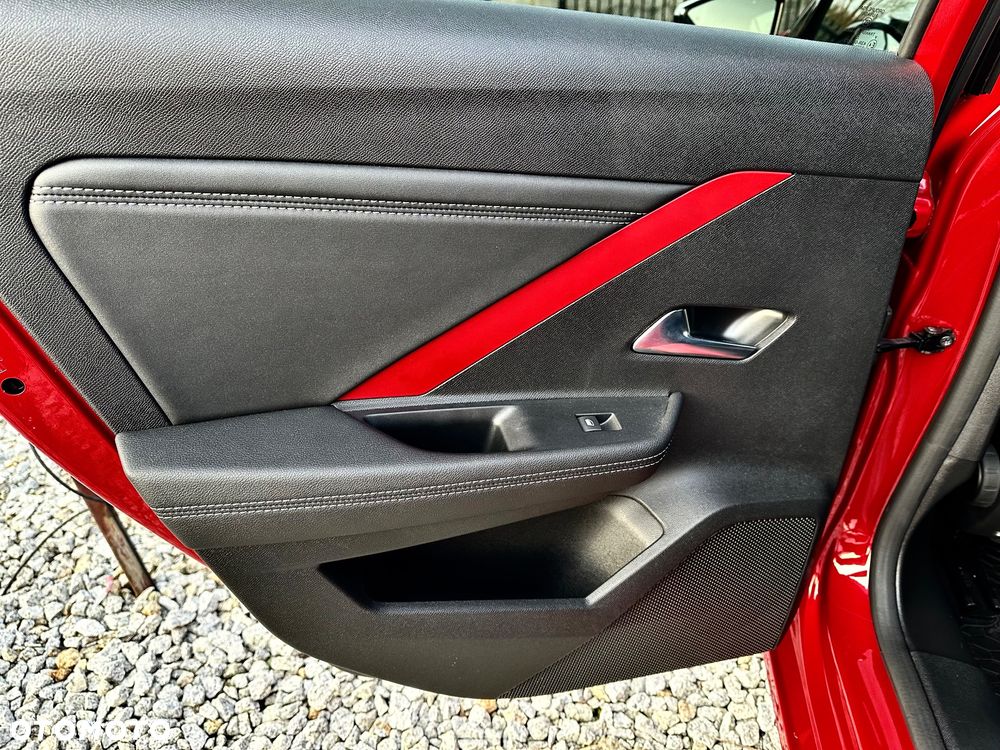 Opel Astra 1.2 Turbo GS - 21