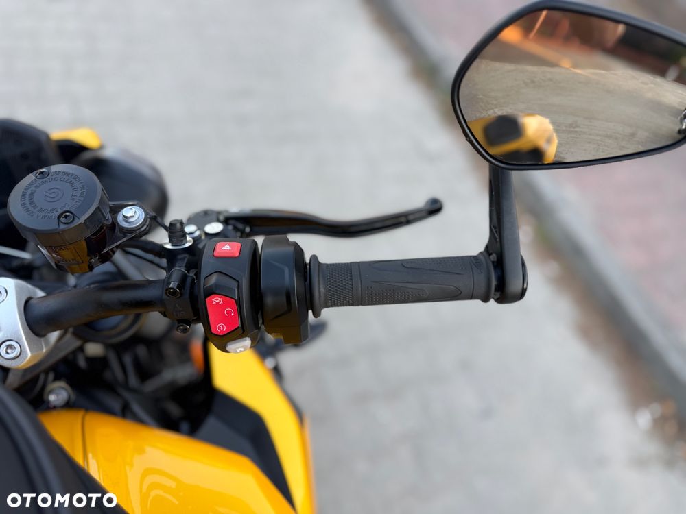 Triumph Street Triple - 30